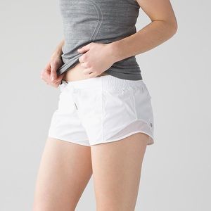 Lululemon Hotty Hot Short 2.5”